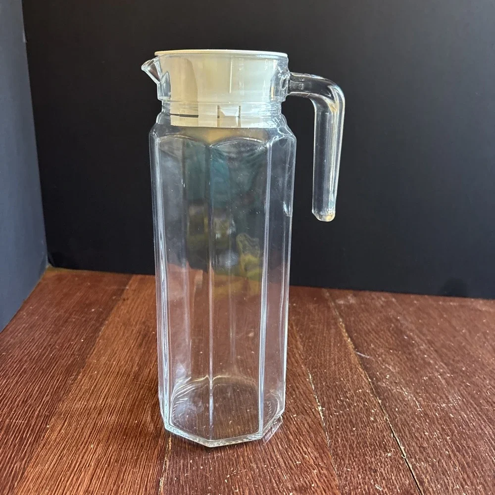 VTG  ARC France Skinny 8 Sided Octagonal Clear Glass Refrigerator Pitcher w/ Lid